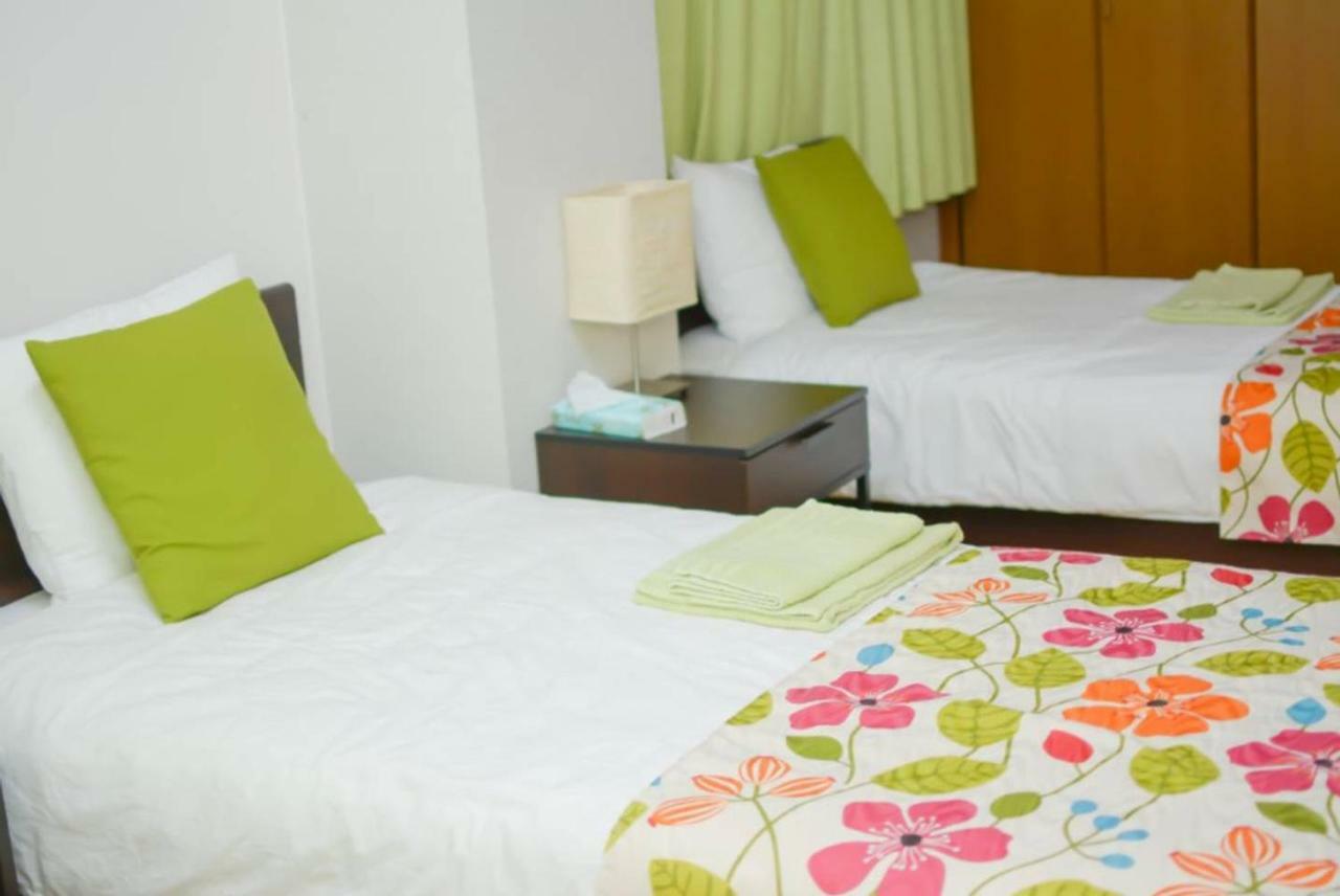 Guest House Matsuyama Наха Екстер'єр фото